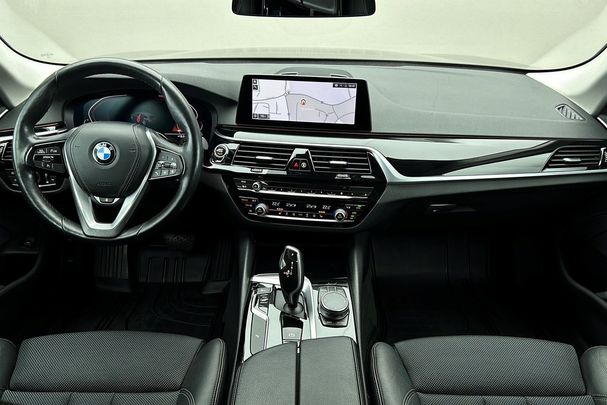 BMW 520d Touring xDrive Sport Line 140 kW image number 6