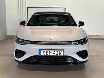 Car image 2