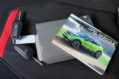 Car image 30