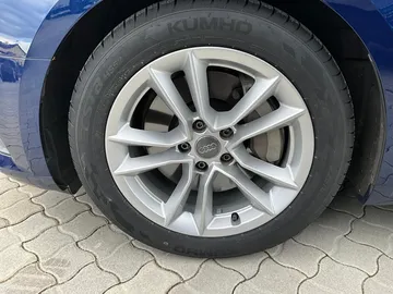Car image 24