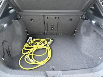 Car image 37
