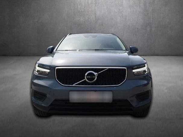 Volvo XC40 Momentum 95 kW image number 1