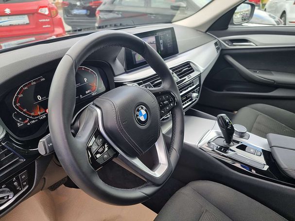 BMW 520d Touring xDrive 140 kW image number 3