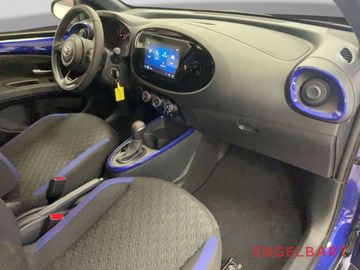 Car image 11