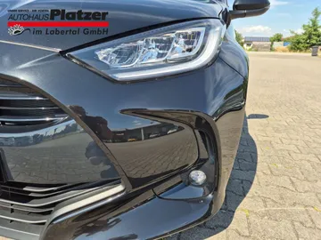 Car image 3