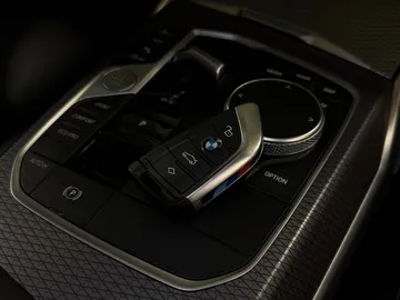 Car image 40