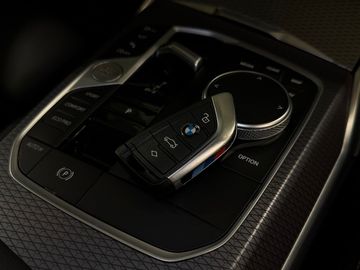 Car image 40