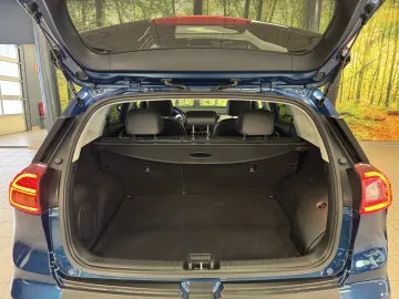 Car image 35