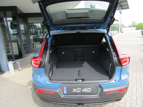 Volvo XC40 Recharge Pure Electric 185 kW image number 17