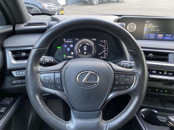 Lexus UX 250h 135 kW image number 23