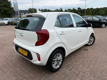 Car image 38
