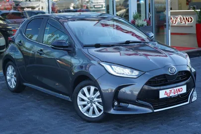 Car image 2