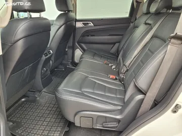 Car image 28