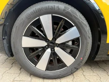 Car image 29