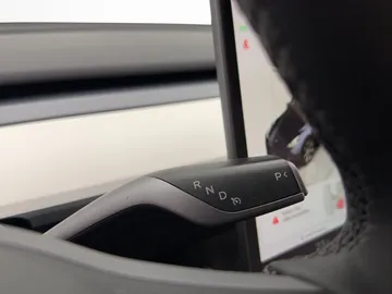 Car image 33