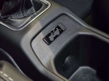 Car image 30