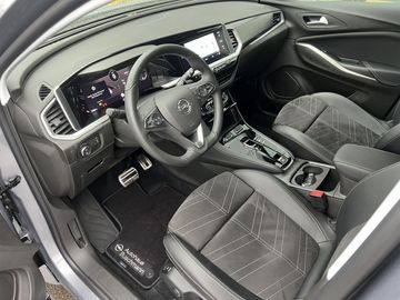 Car image 8