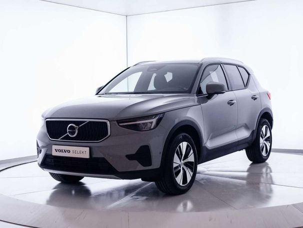 Volvo XC40 B3 Core 120 kW image number 1