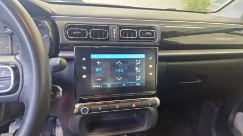 Car image 24