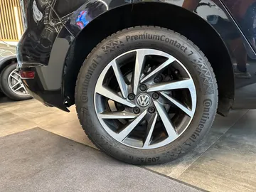Car image 48