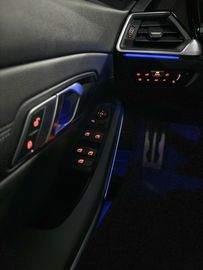 Car image 38