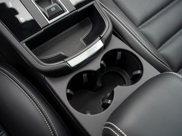 Car image 31