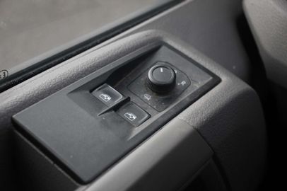 Car image 36