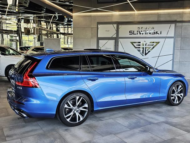 Volvo V60 D4 AWD R-Design 140 kW image number 9