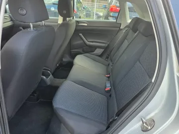 Car image 28