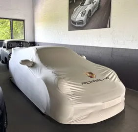Car image 18