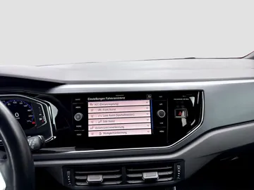 Car image 30
