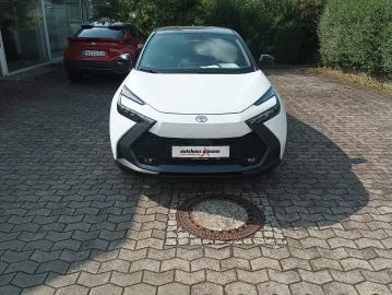 Car image 3