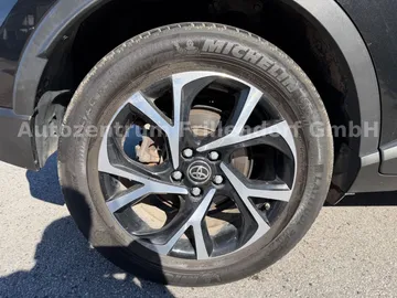 Car image 28