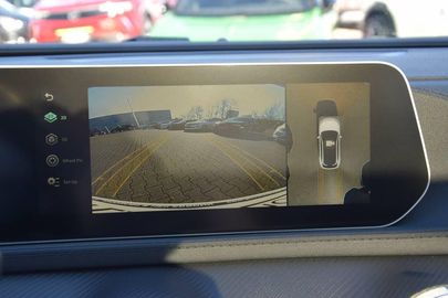 Car image 10