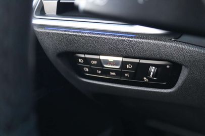 Car image 38