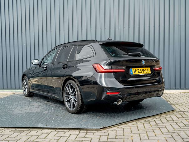 BMW 320i Touring 135 kW image number 45