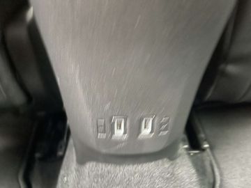 Car image 36