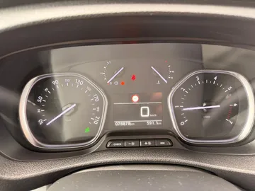 Car image 36