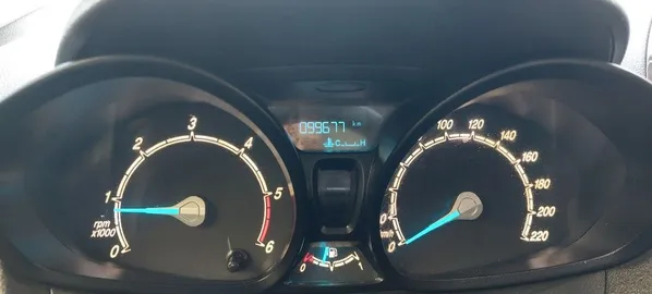 Car image 11