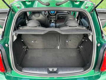 Car image 26