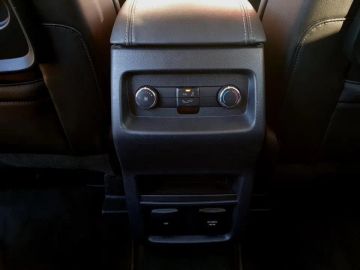 Car image 36