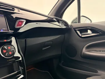 Car image 38