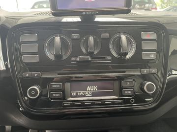 Car image 30