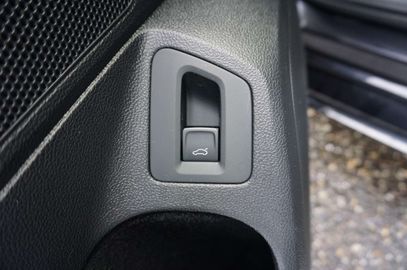 Car image 36