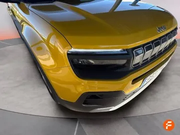 Car image 32