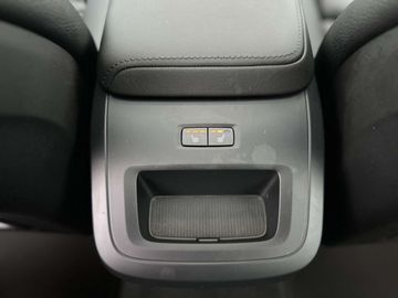 Car image 37