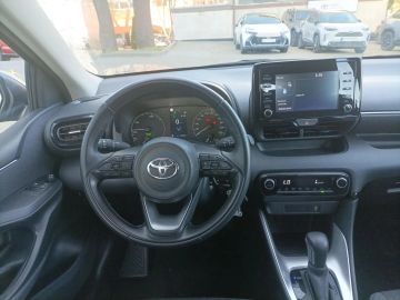 Car image 10