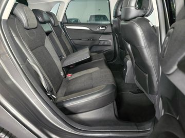 Car image 26