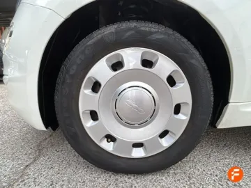 Car image 27