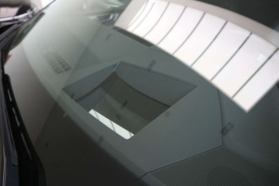 Car image 32